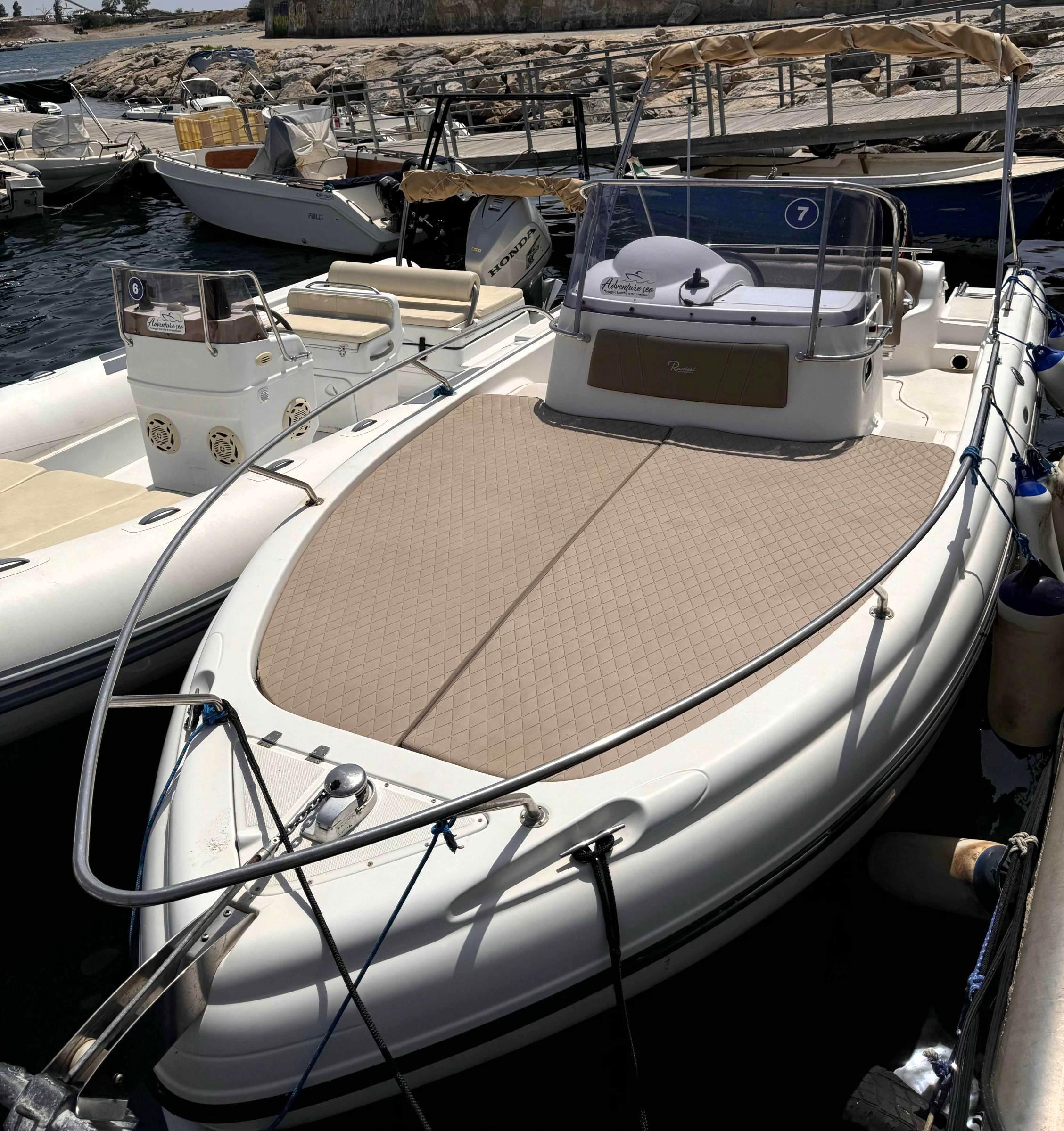 RANIERI SHADOW 24 | 250CV | 10 POSTI | PATENTE NAUTICA RICHIESTA